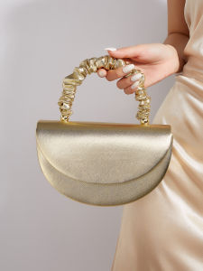 กระเป๋าคลัทช์และกระเป๋าราตรีแบบจีบสวยงามและแวววาว กระเป๋าคลัทช์แต่งงานแบบเจ้าสาวเหมาะสําหรับการเข้าร่วมงานเลี้ยงและงานปาร์ตี้