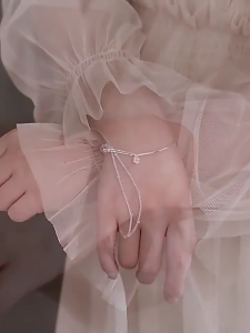 AHOURR สร้อยข้อมือประดับเพชรประกายแวววาว สร้อยข้อมือดีไซน์เฉพาะตัวสำหรับเพื่อนที่ดีที่สุด สร้อยข้อมือ