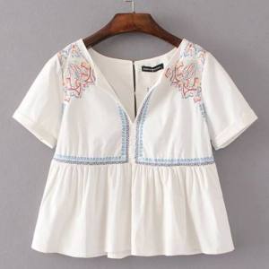 CFBOUTIQUE Embroidered Short Sleeve Blouse