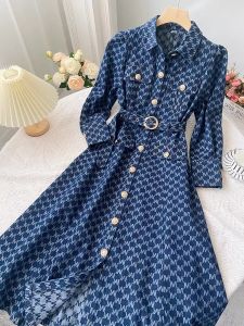 สไตล์ฝรั่งเศส ความยาวปานกลาง ทรงเอ เดรส KARME ME ผู้หญิง เดนิม กระโปรง มีตัวอักษรพิมพ์ขนาดใหญ่สูง เอว แขนยาว เดรส