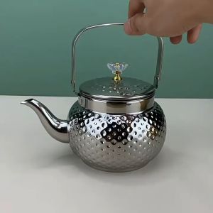 กาน้ำชาสแตนเลส ใช้ใส่ชาร้อนหรือกาแฟร้อน มีกรองใบชาในตัว กาน้ำชาสวยงาม สีเงินและสีทอง ฝากาน้ำชาประดับเพรช