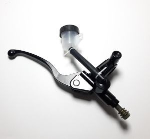 HANDLE MASTER REM KANAN PLUS TABUNG MINYAK MASTER REM KANAN PLUS TABUNG HANDLE REM KANAN TABUNG SATRIA FU SONIC VARIO 125 150 160 MIO BEAT DLL