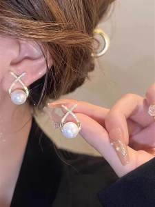 Outlets Outlets Withdraw from Cupboard Big Sale Leak-Picking Cross Pearl Earrings Outlets Accessible Luxury Female Stud Earrings