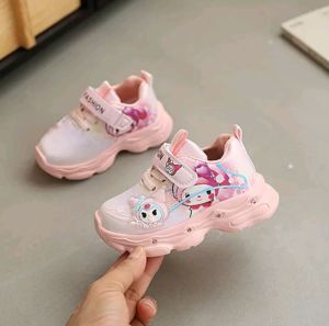 Sepatu Hello Kitty Kuromi LED Anak Perempuan 1 2 3 4 5 Tahun/ Sepatu Casual Pesta Anak Cewek Motif Kartun Helo Kity Kuromi Viral/ Sepatu sneakers import Lampu Nyala Anak Cewe HK/ sepatu cute modis anak cwe/ Sepatu anak kitty cat kucing lucu cantik korea