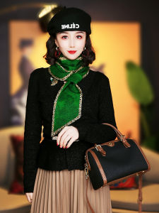 Autumn Winter Floral Print Cotton Scarf: A Multifunctional Vintage Style Choice