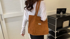 SEA YADOU กระเป๋าโท้ทความจุสูงกระเป๋าสะพายไหล่ผ้าลูกฟูกแฟชั่นรุ่นใหม่ของผู้หญิงกระเป๋าใต้วงแขนสไตล์ป่ากระเป๋าถือ