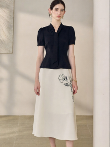 Roey s house | Elegant Floral Waist-Cinching Set