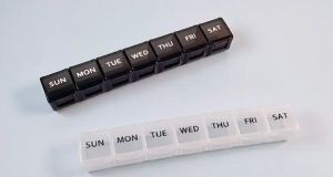 Box 7-day Pill Box High-capacity Sub Packing Box Portable Type the Elderly Put the Sub Medicine