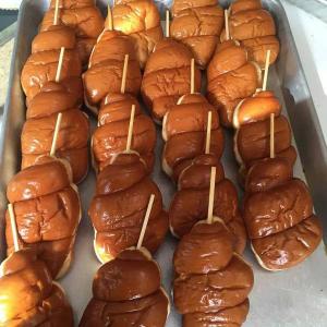 Old Fashioned Chicken Leg Bread Red Bean Paste Ham Loaf Beijing Hot Dog Whole Box Snacks Nuts Traditional Western Pastries