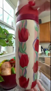 Owala UO Exclusive Tulip Bouquet FreeSip 32 oz (0.9L) Water Bottle