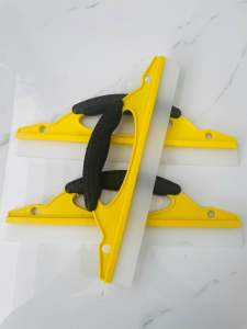 Gạt Kính Gạt Nước Xe Ô Tô 30Cm Tay Cầm Chữ D Tiện Lợi