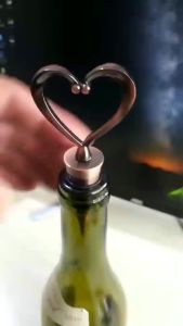 New Bottle Stopper Wine Storage Twist Cap Plug Reusable Vacuum Sealed Bottle Cap Champagne Stopper Wine Gifts Bar Tools