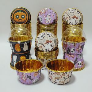 ถ้วยเค้กสไตล์ฮาโลวีน ถ้วยคัพเค้กแบบใช้แล้วทิ้ง 50 ชิ้น ถ้วยมัฟฟินแบบใช้แล้วทิ้งพร้อมฝาปิด ถ้วยอบ โกลทนความร้อน