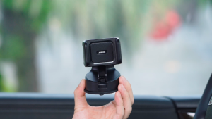 JOYROOM ZS284 Car Phone Holder Stable Clamp 360° Adjustable Non-Slip Silicone Dashboard/Windshield Mount