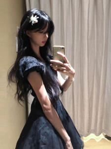 French Hepburn Style Puffy Sleeve Waist Cinched Fluffy Black Dress Unique Beautiful Summer 2026 Womens Fashion Dress