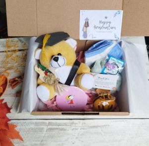 Hampers Wisuda Kado Wisuda Sekolah Gift graduation Boneka Kado Bouqet Bunga
