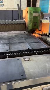 เหล็กเพลทเจาะรู สำหรับเชื่อมติดตั้ง ขนาด 300x300xมิล หนา 9 12 มิล