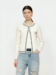 URLAZH | Color Block Embroidery Slim Fit Cropped Knitted Cardigan