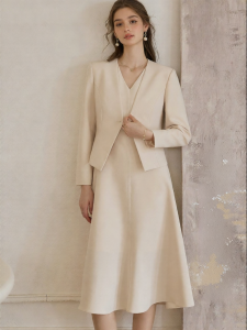 Roey s house | Bộ Đồ Công Sở Phù Hợp Mùa Xuân với Áo Blazer và Đầm