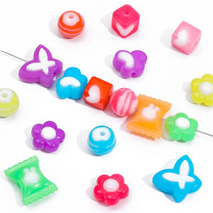 ลูกปัดอะคริลิคผีเสื้อดอกไม้สีผสมแบบสุ่ม10/15/20ชิ้น/ถุงลูกปัดสี่เหลี่ยมลูกปัดสเปเซอร์แบบหลวมสำหรับสร้อยข้อมือสร้อยคอแบบทำมือการค้นพบเครื่องประดับต่างหู