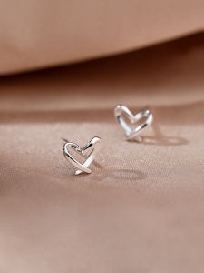 925 Sterling Silver Heart Shaped Earrings Womens Fashion Jewelry Fresh out New Summer Ear Cuff Fresh And Popular Models