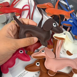 【Y2E2noa】Cartoon Sausage Dog PU Bag Pendant – Cute Puppy Keychain for Bags & Backpacks