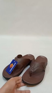 CAPHARNAUM [SAK 101] Sandal Jepit Pria Kasual Sendal Japit Cowok Distro Sandal Flip Flop Pria Sandal Kulit