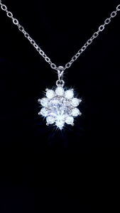 (เพชรแท้ 100%) CS JEWELRY Snowflake Love จี้เงินแท้ 925 เครื่องประดับเพชร สร้อยคอเพชรผู้หญิง เงินแท้ไม่ซีดจาง