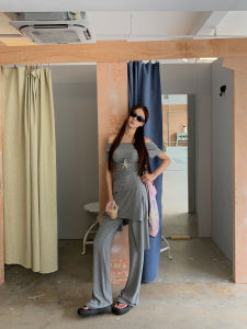 Red Hot Girl Short Sleeve T-Shirt Womens New 2025 Summer Grey One-Shoulder High-End Feelings Exposure Shoulder Top