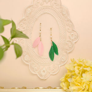 ต่างหูเพื่อนเจ้าสาวแบบใหม่ของขวัญแต่งงานติดไข่มุกขนนกสีชมพูดีไซน์ออริจินอลและหล่อเท่