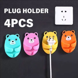 ที่ยึดปลั๊กรูปหมีน่ารัก4ชิ้นตะขอติดเต้าเสียบปลั๊กไฟแบบติดผนังตะขอแขวนที่จัดเก็บสายไฟสำหรับห้องครัวแบบไม่ต้องเจาะ