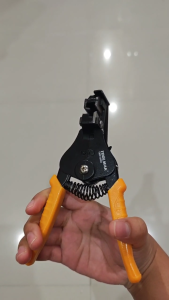 TOOLMAK Tang Kupas Kabel Wire Stripper Automatic Wire Stripper 7in TMK19665