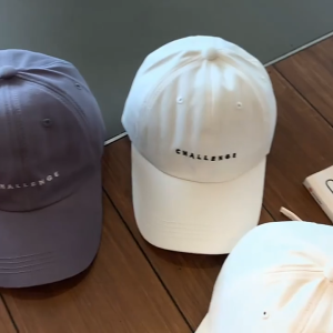 KUNOISE หมวกแก๊ป ทันสมัยด้วยการปัก \"CHALLENGE\" สไตล์เกาหลี มีให้เลือกหลากสี ใส่ได้ทั้งสองเพศ