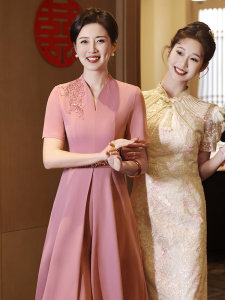 Elegant Blush Pink Cheongsam for Wedding Reception Dress Retro Style Short Sleeve High End Quality for Young Mothers