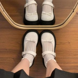 ✨CADIAES✨รองเท้าส้นหนาของผู้หญิงแฟชั่นแมรี่เจน รองเท้าหนังโบว์นิ้วเท้ารอบฤดูร้อนใหม่ รองเท้านักเรียนหวาน