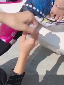 High Quality Thickening Adjustable Kids 7 In 1 & 6 In 1 Helmet and Pads Set Knee Pads Elbow Pads Wrist Guards for Scooter Skateboard Roller Skating Cycling Girls Boys Sport