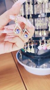 Bông tai vương miện đính hạt sang chảnh trẻ trung - hoa tai nữ sang trọng khuyên tai YX556 đôi bông tai nữ khoen tai nữ bong tai nữ đơn giản bông tai nữ sang trọng hoa tai nữ hàn quốc BSTKL - [NaLa Shop]