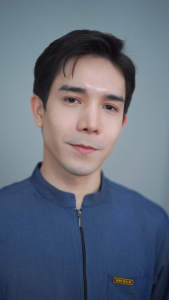 ชุดโต๊ปชายมุสลิมสียีนส์แขนสั้น ทรงสลิมยอดฮิต สวมใส่แล้วดูสมส่วน ทันสมัย เนื้อผ้านิ่ม เบาใส่สบาย งานคอกลมแต่งซิปหน้า AF24