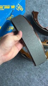 Bố Thắng Sau Toyota Hilux 2004- Dùng Bố Càng hiệu MK Kashiyama K2395