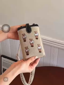 túi gấu điện thoại size 11cm*2cm*175cm nắp hít nam châm có 3 ngăn đủ màu