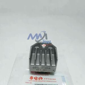 Regulator Kiprok Suzuki Smash Satria FU 150 Shogun 125 110\\n\\n Mengenal Regulator Kiprok Suzuki\\n\\n Apa itu Regulator Kiprok?\\nRegulator Kiprok adalah komponen penting pada sepeda motor yang berfungsi sebagai pengatur tegangan listrik yang dihasilkan oleh alternator. Regulator Kiprok ini biasanya digunakan pada motor-motor Suzuki seperti Smash, Satria FU 150, Shogun 125, dan Shogun 110.\\n\\n Fungsi Regulator Kiprok pada Motor\\nRegulator Kiprok memiliki beberapa fungsi penting dalam sistem elektrik motor Anda, di antaranya:\\n\\n- Mengatur tegangan listrik yang dihasilkan oleh alternator agar selalu stabil.\\n- Mencegah kerusakan pada komponen lain akibat tegangan listrik yang terlalu tinggi.\\n- Meningkatkan daya tahan baterai motor.\\n\\n Kelebihan Regulator Kiprok Kami\\n\\n Kualitas Barang Baru dan Bagus\\nRegulator Kiprok yang kami tawarkan adalah barang baru dengan kualitas terbaik. Kami memastikan bahwa setiap produk yang kami jual telah melalui proses pemeriksaan kualitas sebelum dikirim kepada pelanggan.\\n\\n Material Kuat & Tidak Mudah Dirusak\\nRegulator Kiprok kami dibuat dari bahan berkualitas tinggi yang tahan lama dan tidak mudah rusak. Hal ini akan membuat regulator Kiprok motor Anda lebih awet dan tetap berfungsi dengan baik dalam jangka waktu yang lama.\\n\\n Harga Murah Dan Bersahabat\\nKami menawarkan harga yang murah dan bersahabat untuk setiap produk regulator Kiprok kami. Harga yang kami tawarkan telah dipastikan kompetitif di pasaran, sehingga Anda bisa mendapatkan produk berkualitas dengan harga yang terjangkau.\\n\\n Mengapa Pilih Regulator Kiprok Kami?\\n\\n Dijamin 100% Baru\\nSetiap produk regulator Kiprok yang kami jual adalah barang baru 100%. Kami memberikan jaminan bahwa setiap barang yang kami jual adalah barang baru dan bukan barang bekas atau barang tiruan.\\n\\n Barang Yang Difoto Adalah Barang Stok Toko Kami\\nBarang yang difoto pada website kami adalah barang stok toko kami. Jadi, Anda tidak perlu khawatir akan mendapatkan barang yang berbeda dari foto yang ditampilkan.\\n\\n Cocok Untuk BENGKEL & RESELLER\\nRegulator Kiprok kami cocok digunakan oleh bengkel dan reseller yang menjual suku cadang motor Suzuki. Kami menyediakan produk dengan kualitas terbaik dan harga yang kompetitif.\\n\\n Cara Belanja di Toko Kami\\n\\n Proses Pembelian Mudah\\nProses pembelian di toko kami sangat mudah. Anda hanya perlu memilih produk yang diinginkan, melakukan pembayaran, dan menunggu barang dikirimkan ke alamat yang telah ditentukan.\\n\\n Layanan Pelanggan Ramah & Profesional\\nKami menyediakan layanan pelanggan yang ramah dan profesional. Jika Anda memiliki pertanyaan atau keluhan, tim kami siap membantu Anda.\\n\\n Kepuasan Pelangan Merupakan Prioritas Kami.\\nKami sangat memperhatikan kepuasan pelanggan. Oleh karena itu, kami selalu berusaha memberikan pelayanan terbaik kepada setiap pelanggan kami.\\n\\nJadi, tunggu apa lagi? Segera kunjungi website kami dan dapatkan regulator Kiprok Suzuki Smash Satria FU 150 Shogun 125 110 terbaik dengan harga yang bersahabat!\"