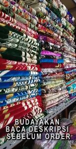 Sajadah White Beludru & Perlengkapan Shalat Berkualitas Tinggi