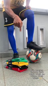 Kaos Kaki Bola Futsal Panjang Di Atas Lutut Avs Avo Nylon R1 Soccer Selutut Putih Hitam Polos