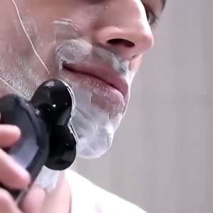 【รับประกันแบรนด์ 5 ปี】เครื่องโกนหนวดไฟฟ้า ใบมีดลอยแบบ 5 มิติช่วยป้องกันการลื่น กำจัดขนได้ทั่วร่างกาย ถอดทำความสะอาดได้ง่าย ชุดเครื่องโกน I Clipper ผมมัลติฟังก์ชั่น I กันน้ำ IPX8 I USB-C กันน้ําพร้อมไฟLED โกนหนวดไฟฟ้า เลี่ยนตัดผมไฟฟ้า ปัตตาเลี่ยนไฟฟ้า