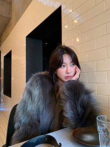 Thickened Fox Fur Jacket Womens Winter Fashion Eco-friendly Fur Coat Short Style Pure Color Warmth Youth Standard Fit Chinese