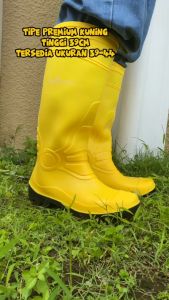 Vincitory Sepatu Boots Hitam PVC Karet Proyek Peternakan Anti Air Anti Slip