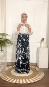 Sarung Wanita: Pilihan Terbaik untuk Santri & Melahirkan