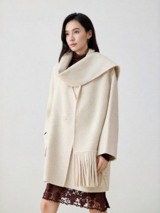 Detachable Scarf V-Neck Wool Coat