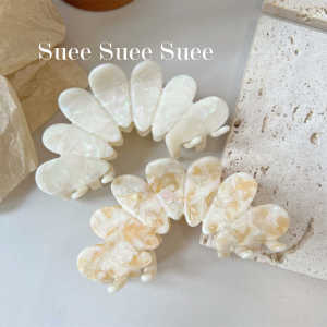 Simple Fashionable Korean Hair Clips for Women with Flower Shapes and Vinegar Claws Stylish Hair Accessories