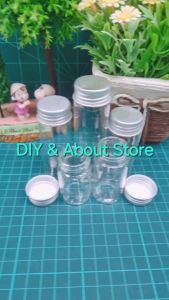 ขวดทรงกระบอกมีหลายแบบ หลายขนาด พร้อมฝาปิดขวดคละสี